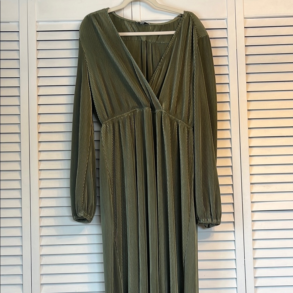 Baltic Born Green Maxi Gown with Long Bishop Sleeves and V-Neck